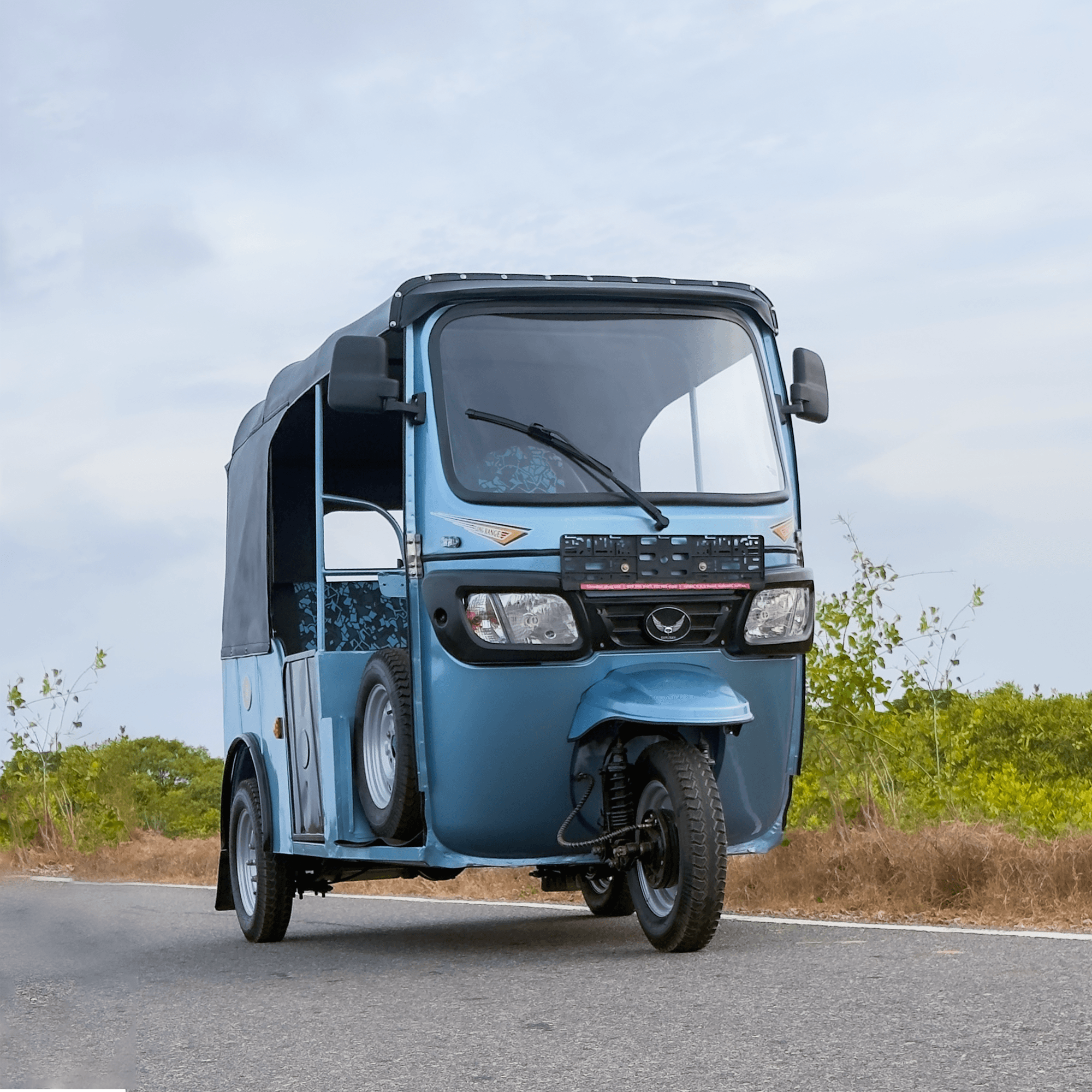 Neptune three-wheeler in Neptune Blue